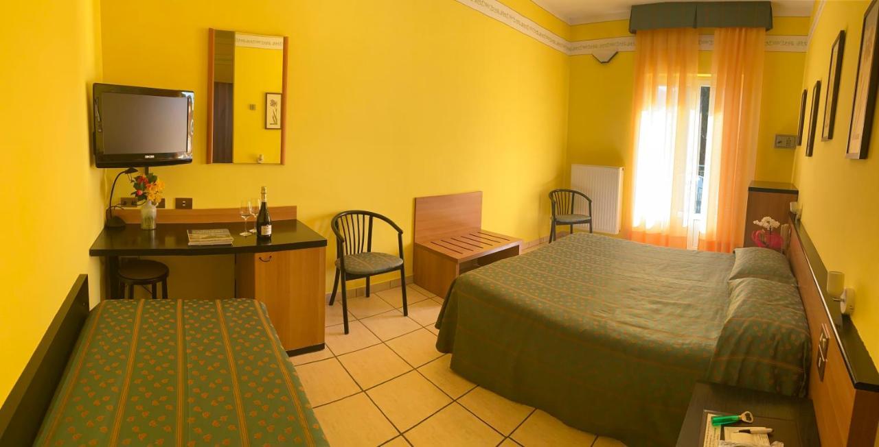 Hotel Del Fiume Cannobio Bagian luar foto