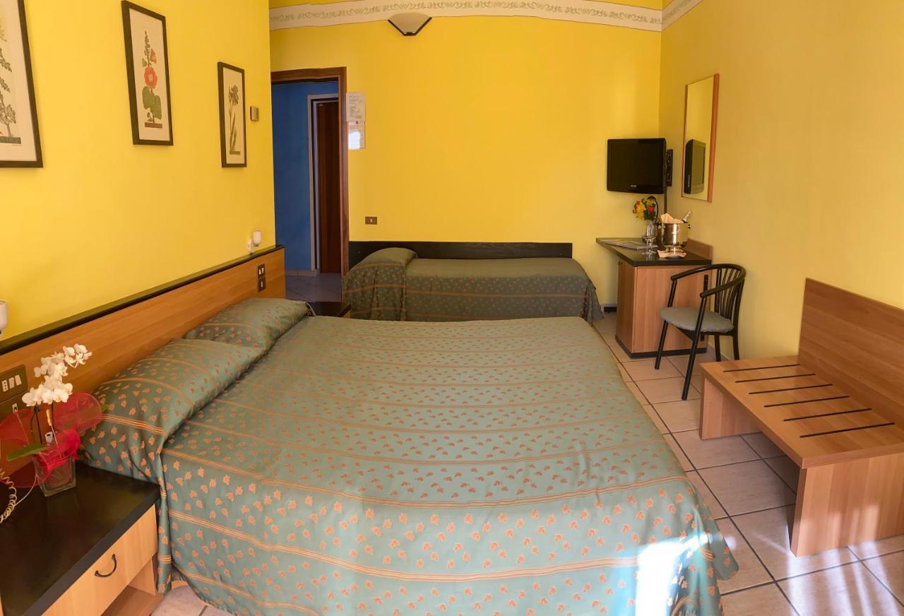 Hotel Del Fiume Cannobio Bagian luar foto