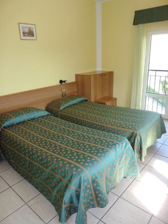 Hotel Del Fiume Cannobio Bagian luar foto